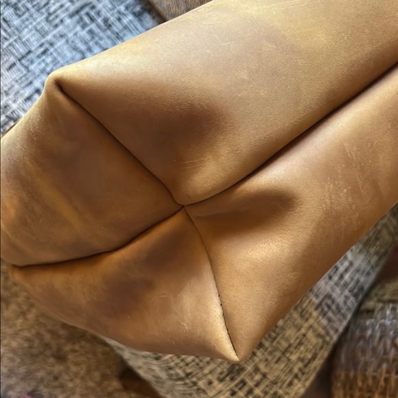 Portland Leather Tan Tote Large Bag in Dakota leather - Picture 7 of 12